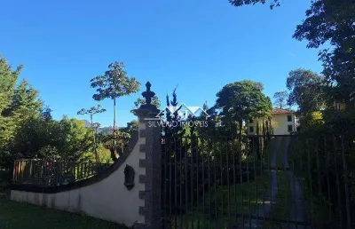 Casa em condomínio fechado com 4 quartos para alugar no Samambaia, Petrópolis 
