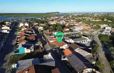 Belíssima casa a 300  metros da lagoa/ balneário barra do sul, sc