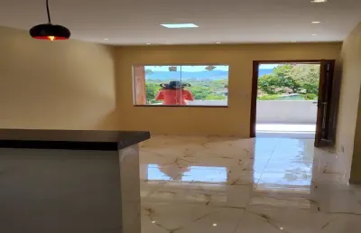 Excelente casa de 2 quartos com garagem no condado de maricá