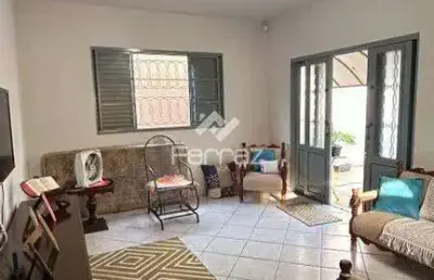 Casa com 2 quartos à venda no Presidente Roosevelt, Uberlândia 