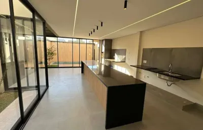 Casa térrea no condomínio reserva dos ipês em uberlândia
