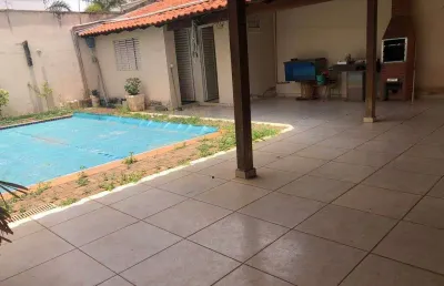 Excelente casa sobrado no bairro roosevelt em uberlândia