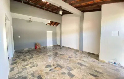 Casa com 3 quartos à venda no Pacaembu, Uberlândia 