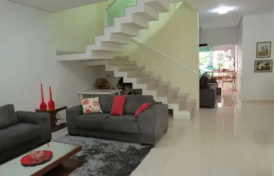 Sobrado à venda, 3 quartos, 3 suítes, 4 vagas, presidente roosevelt - uberlândia/mg