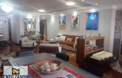 Apartamento reformado e mobiliado, ficam todos os móveis, eletrodomésticos, decoração, planejados. possui 234 m² de área útil, 4 dormitórios e 4 vagas