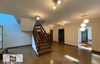 Casa ampla no jardim do mar próximo ao paço municipal . 3 suítes, 4 vagas de garagem, 370 m² área construída e terreno com 330 m²