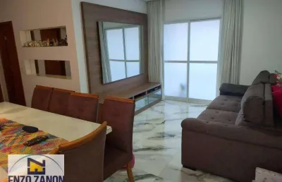Cobertura em ótimo estado de conservação próximo ao centro. 2 vagas de garagem, 2 dormitórios (suíte), piso superior com espaço gourmet e churraqueira