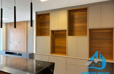 Lindo apartamento com 114 m2 decorado e mobiliado em alto padrão com 3 dormitórios e 2 vagas de garagem