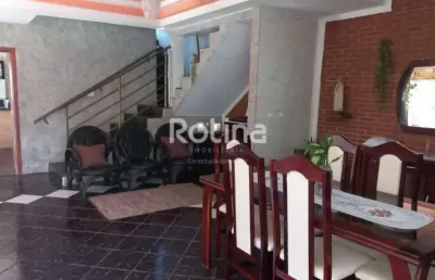 Casa para alugar, 3 quartos, centro - uberlândia/mg - rotina imobiliária