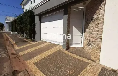 Casa para alugar, 3 quartos, alto umuarama - uberlândia/mg - rotina imobiliária