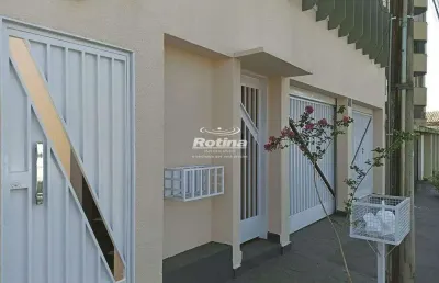 Casa para alugar, 3 quartos, nossa senhora aparecida - uberlândia/mg - rotina imobiliária