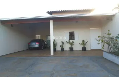 Casa para alugar, 5 quartos, cidade jardim - uberlândia/mg - rotina imobiliária