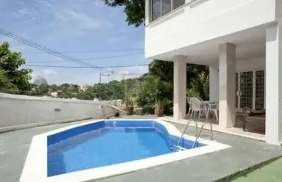 Casa em condomínio fechado com 5 quartos à venda na rua stefan zweig, laranjeiras, rio de janeiro, 276 m2 por r$ 2.500.000
