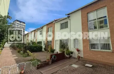 Casa em condomínio fechado com 2 quartos à venda na rua do catete, catete, rio de janeiro, 84 m2 por r$ 980.000
