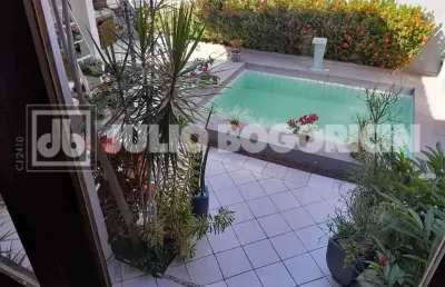 Casa em condomínio fechado com 3 quartos à venda na rua marechal artur portela, anil, rio de janeiro, 241 m2 por r$ 950.000
