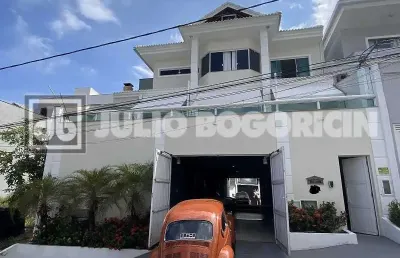 Casa em condomínio fechado com 5 quartos à venda na rua as rosas não falam, pechincha, rio de janeiro, 318 m2 por r$ 1.650.000