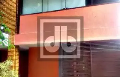 Casa em condomínio fechado com 3 quartos à venda na rua geógrafo amora, piratininga, niterói, 500 m2 por r$ 2.800.000