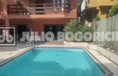 Casa em condomínio fechado com 4 quartos à venda na rua amadeu gomes, sapê, niterói, 1000 m2 por r$ 1.950.000