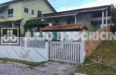 Casa em condomínio fechado com 2 quartos à venda na rua do guriri, peró, cabo frio, 158 m2 por r$ 450.000