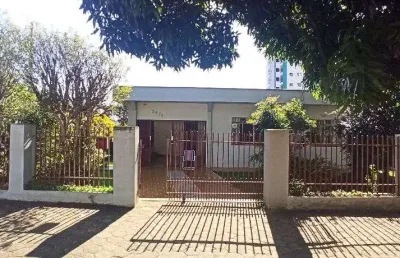 Casa com 3 dormitorios - bairro centro - cascavel pr