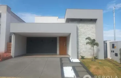 Casa de condomínio em jardins nápoles  -  senador canedo