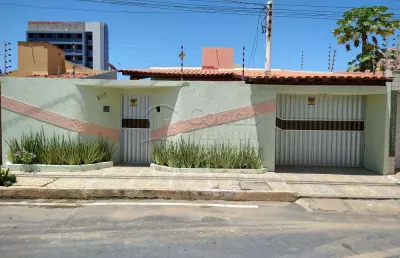 Excelente casa à venda localizada no bairro coroa do meio.