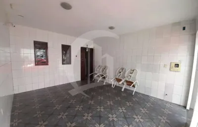 Excelente casa de médio padrão a venda no bairro siqueira campos, lado sombra predominante.