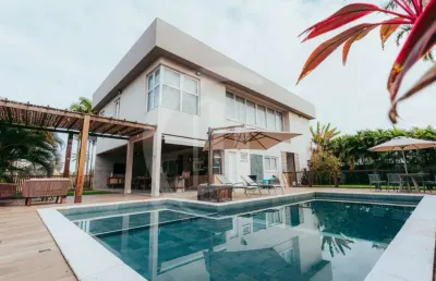 Mansão no cond. thay residence na barra dos coqueiros , pé na areia