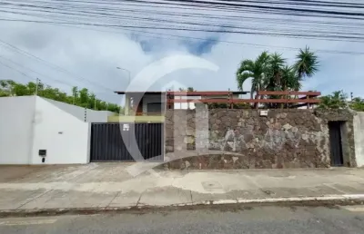 Casa residencial ou comercial de 350m² com 5 quartos sendo 2 (suítes) para locação no bairro farolândia