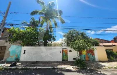 Casa residencial de 260m² de área construída com 4 quartos sendo 2 (suítes) para venda no bairro atalaia