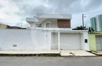 Casa à venda no bairro farolandia, ampla, confortável e pronta pra morar!