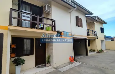 Casa em condomínio fechado com 3 quartos à venda na Avenida Ruben Bento Alves, 123, Interlagos, Caxias do Sul