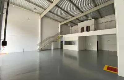 Galpão para locação em camboriú, centro, 3 banheiros