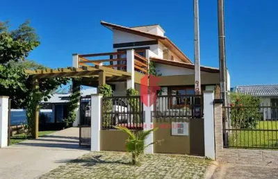 Sobrado com 2 dormitórios à venda, 147 m² por r$ 583.000,00 - itapeva - torres/rs
