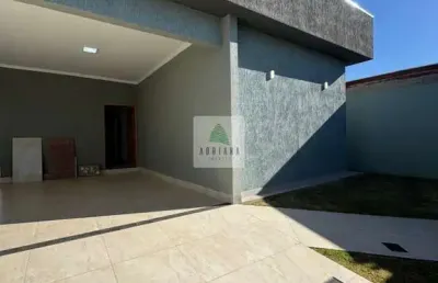 Venda casa ampla &oacute;timo custo beneficio 3 quartos sendo 1 su&iacute;te quintal 2 vagas de garagem