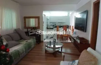 Casa com 5 quartos à venda na Rua Pouso Alegre, Floresta, Belo Horizonte