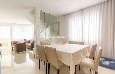 Cobertura à venda com 280 m², com 4 quartos e 3 vagas.
