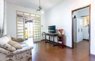 Casa para locação e venda com 470m², 4 quartos e 2 vagas