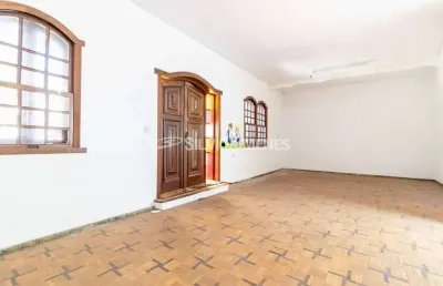 Casa para locação e venda com 270m², 4 quartos e 3 vagas