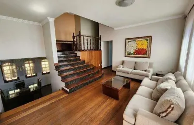 Casa para locação e venda com 360m², 5 quartos e 5 vagas