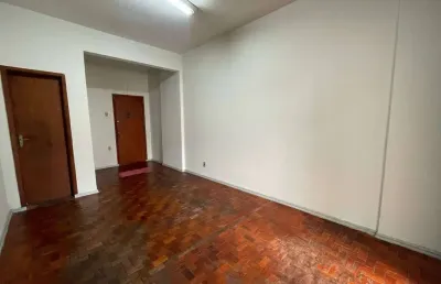 Casa comercial com 2 salas para alugar na Rua Curitiba, 778, Centro, Belo Horizonte