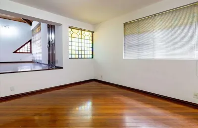 Residencial › casa com 497,61 (m²), 6 quartos e 6 vagas para aluguel