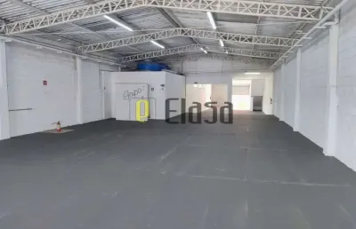 Casa comercial para alugar na Avenida Danton Jobim, 616, Capela do Socorro, São Paulo