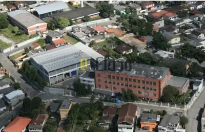 Casa comercial para alugar na Pç Nossa Senhora De Fátima, 275, Jardim Emília, Embu-Guaçu