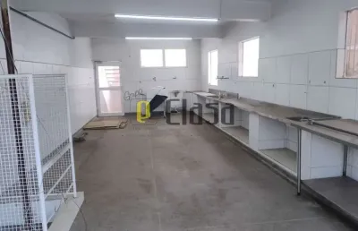Casa à venda na Avenida Getúlio Vargas, 584, Jardim Cinira, Itapecerica da Serra