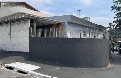 Alugo espaço comercial com salas espaçosas de frente terminal capelinha