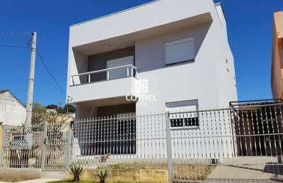 Casa 03 dormitórios e 03 vagas de garagem no bairro camobi