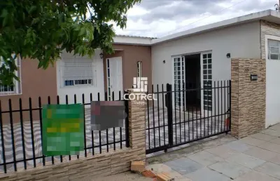 Casa 3 dormitórios sendo uma suíte , 3 banheiros e 2 vagas de garagem