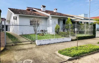 Casa no bairro camobi com 3 dormitórios, espaço gourmet e piscina