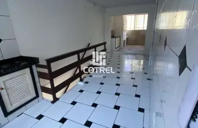 Cobertura central 4 dormitórios sendo 2 suítes localizada na cidade de santa mar